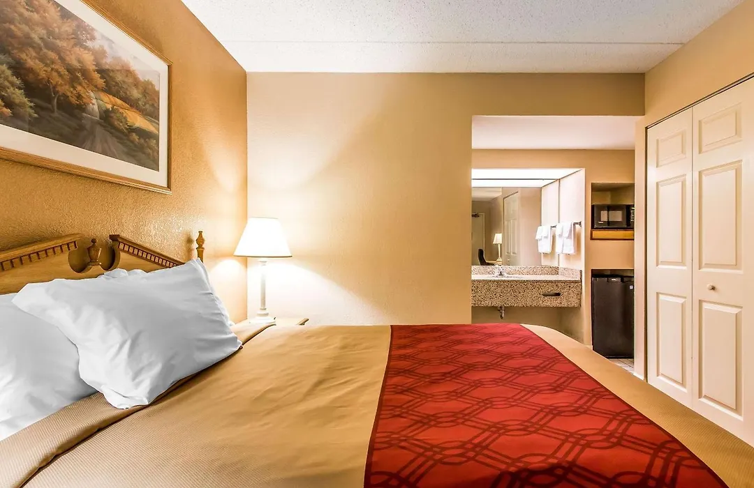 Econo Lodge Inn & Suites Huntsville University Area-1